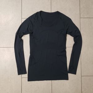 Lululemon Swiftly Scoop neck long sleeve shirt medium